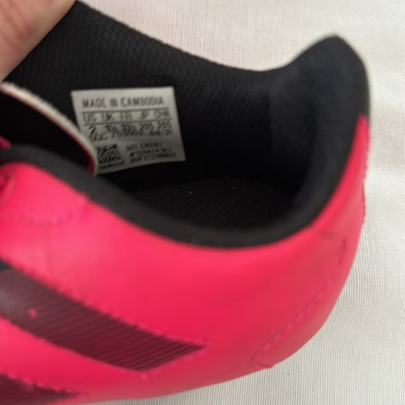 Adidas Soccer Cleats - Picture 2 of 4